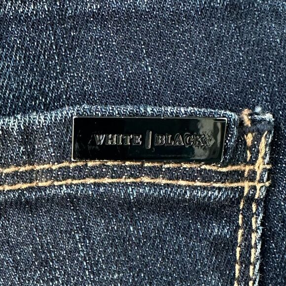 White House Black Market The Skimmer Distressed Straight Jean Size 2 - Picture 3 of 7